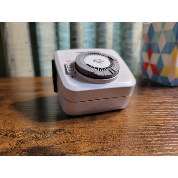 Westinghouse TM425 (01199) White 2-Outlet 24-Hr Mechanical Timer - Indoor -Works - Picture 4 of 8